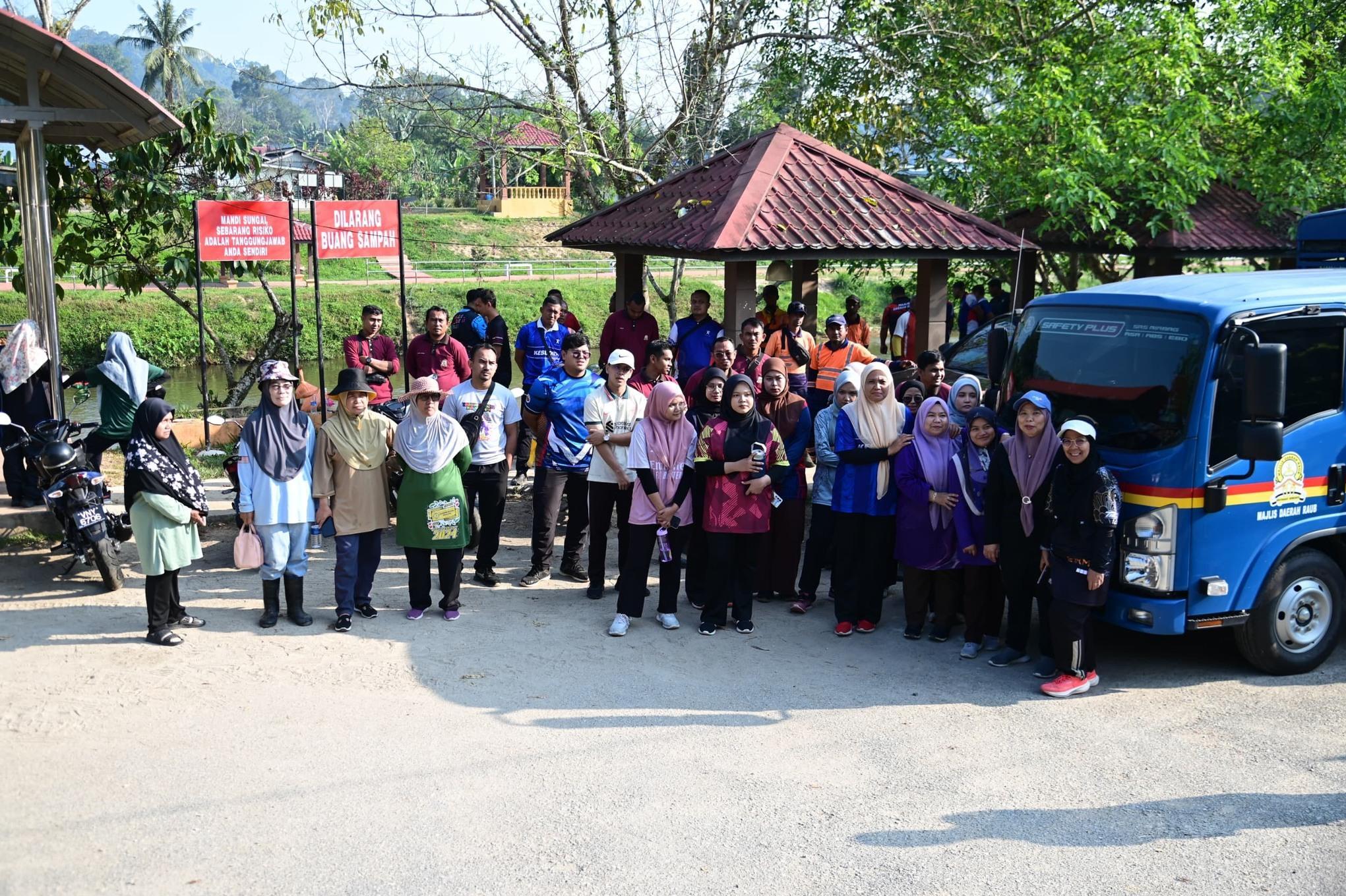 Program Penanaman Sempena Penghijauan Tebing Sungai Lipis di kawasan Pusat Rekreasi Batu Malim