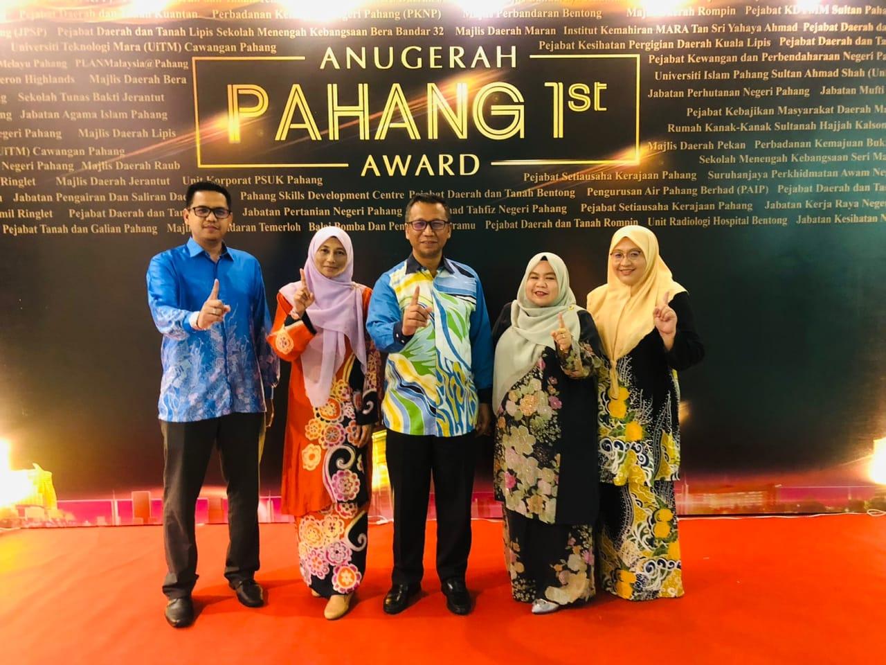 kakitangan yang hadir pada malam Anugerah Pahang 1st